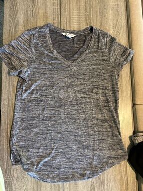 Athleta Heathered Charcoal V-Neck Short Sleeve Tee